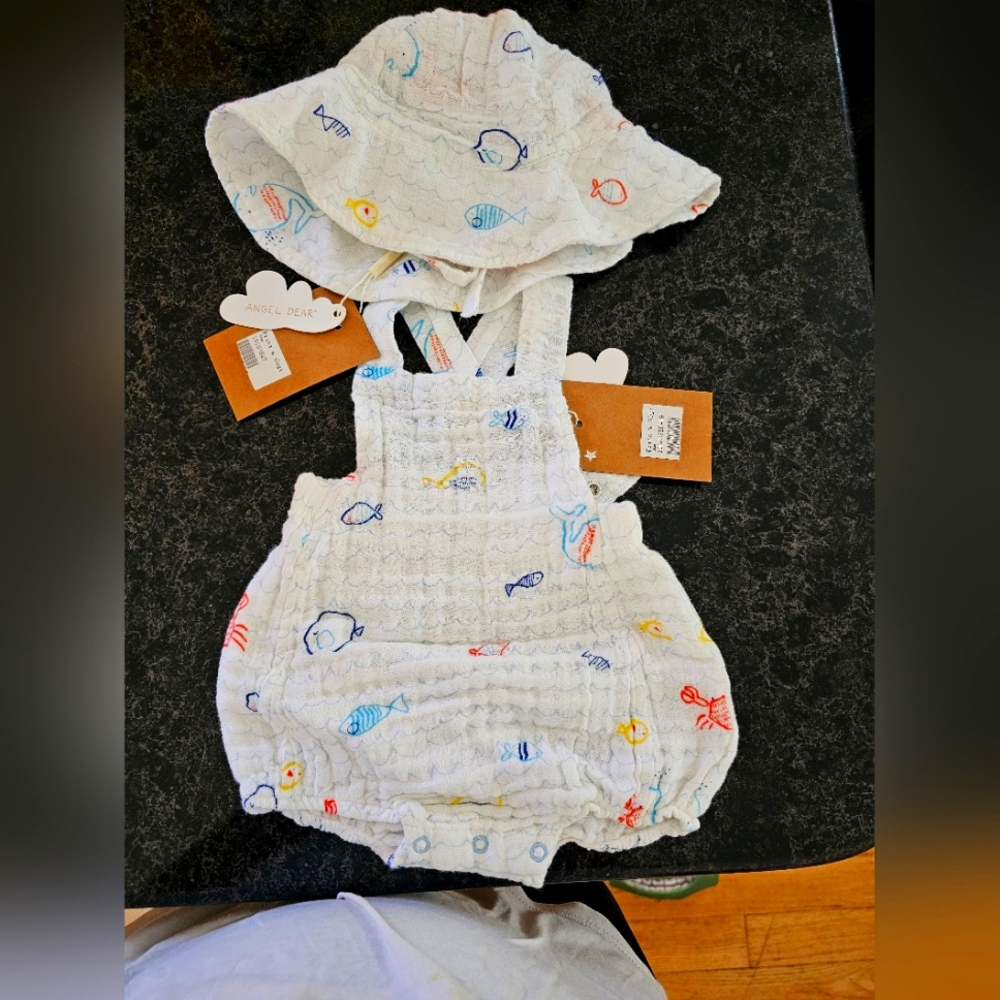 Fritz & Gigi baby romper and hat